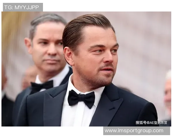 奥斯卡昏厥后首次公开亮相重返训练中心祝早日康复