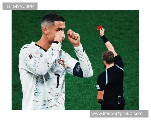 C罗职业生涯红牌统计揭秘肘击踢人假摔三大罪状分析